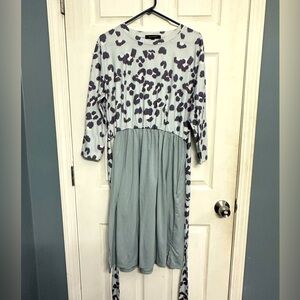 Woman’s Casual Leopard Print Grey Long-sleeve Midi Dress with tie back
